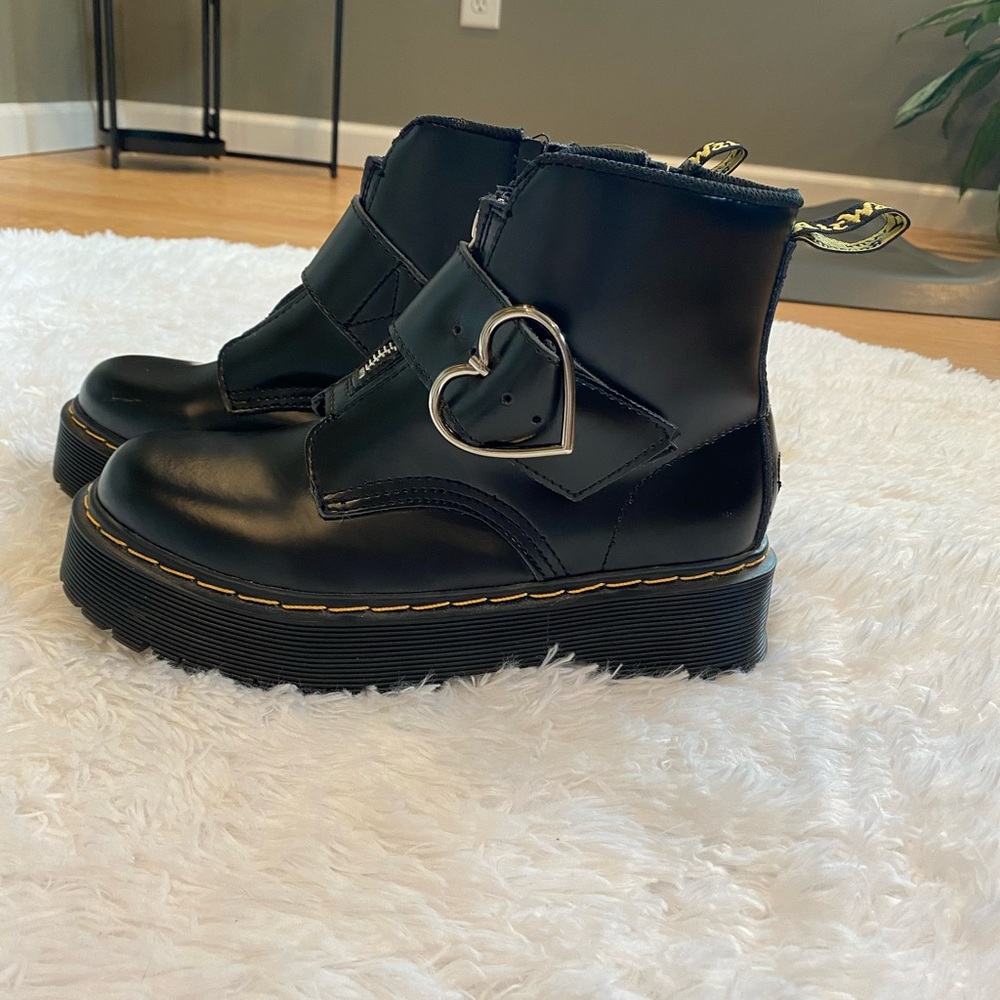 Dr.Marten Heart Leather Platform Boots! - Picture 4 of 9